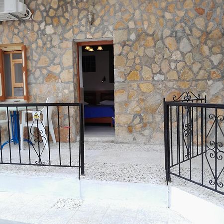 "Aris" Sevasti Symi Studios Екстериор снимка